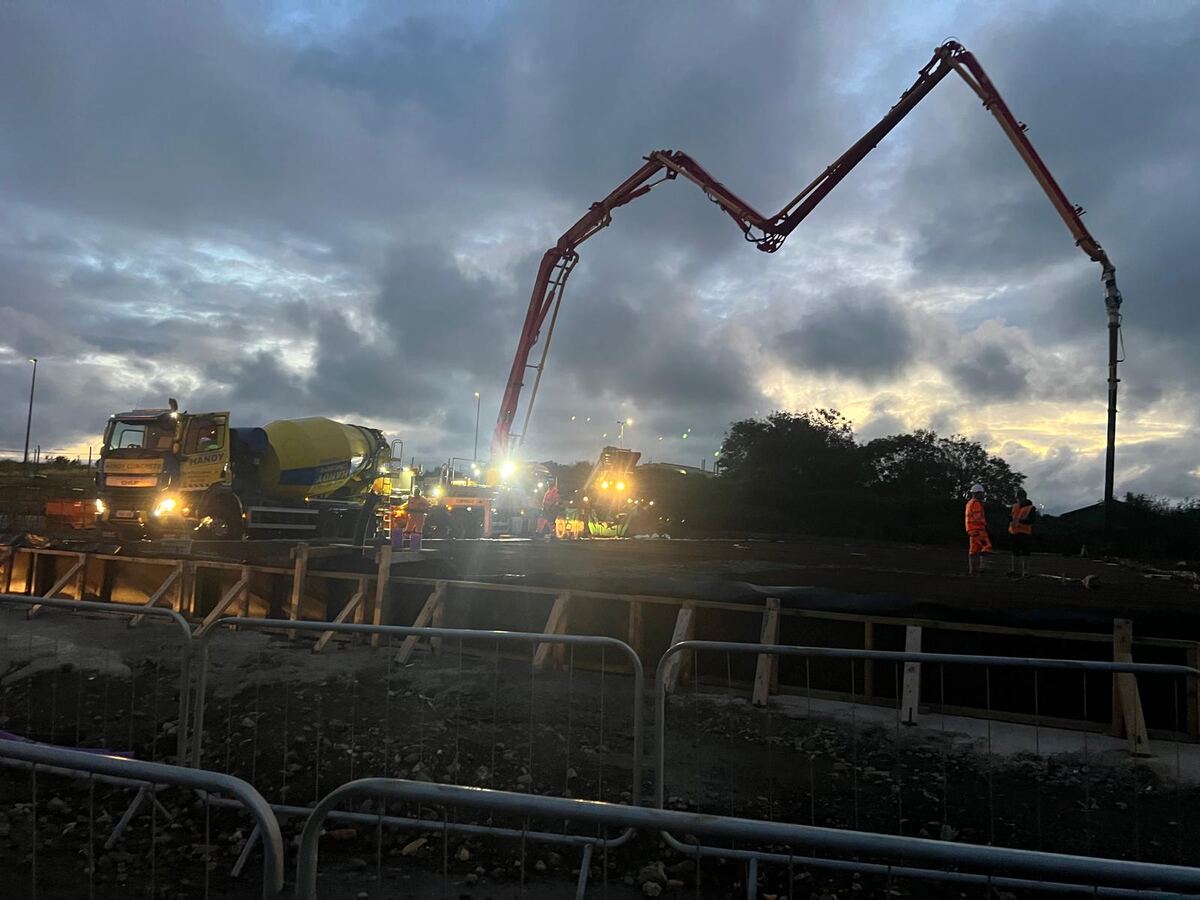 Evening slab pour under site lights